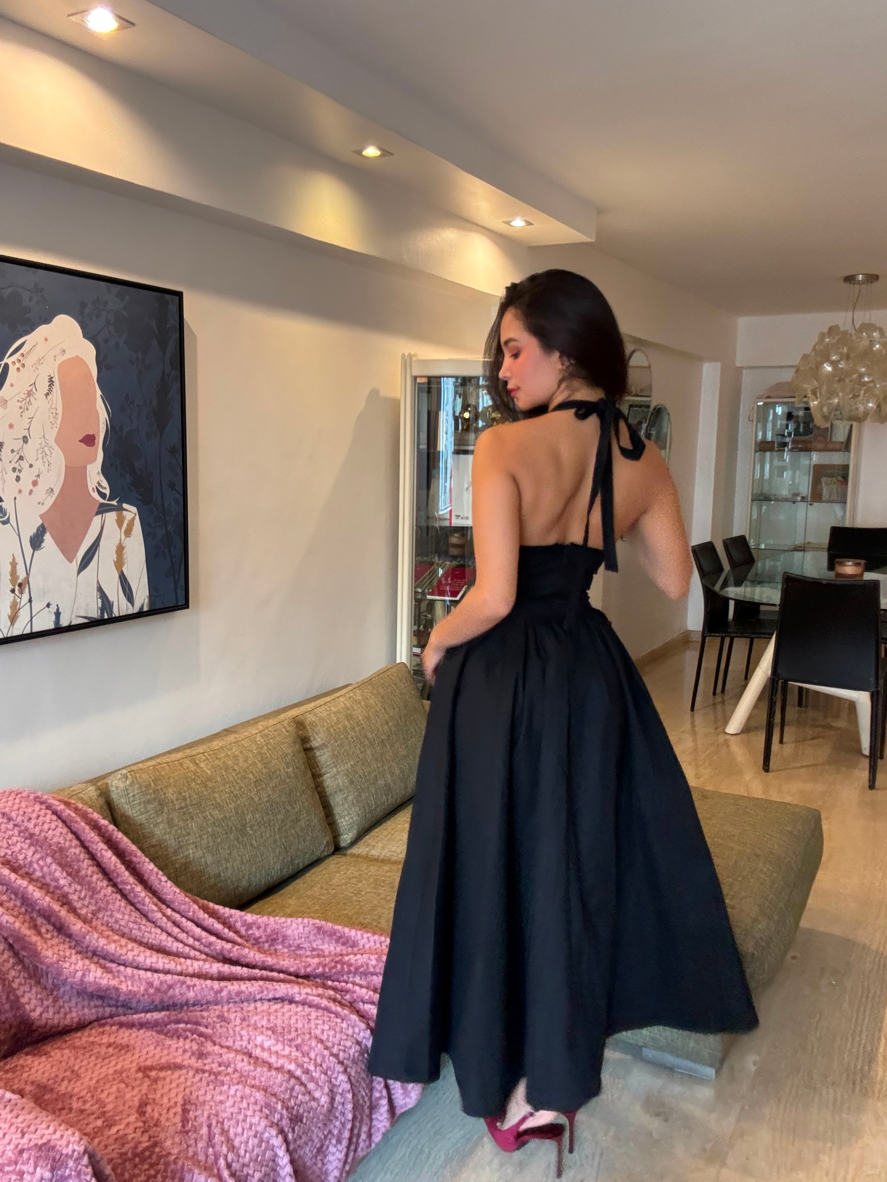 Vestido con escote profundo