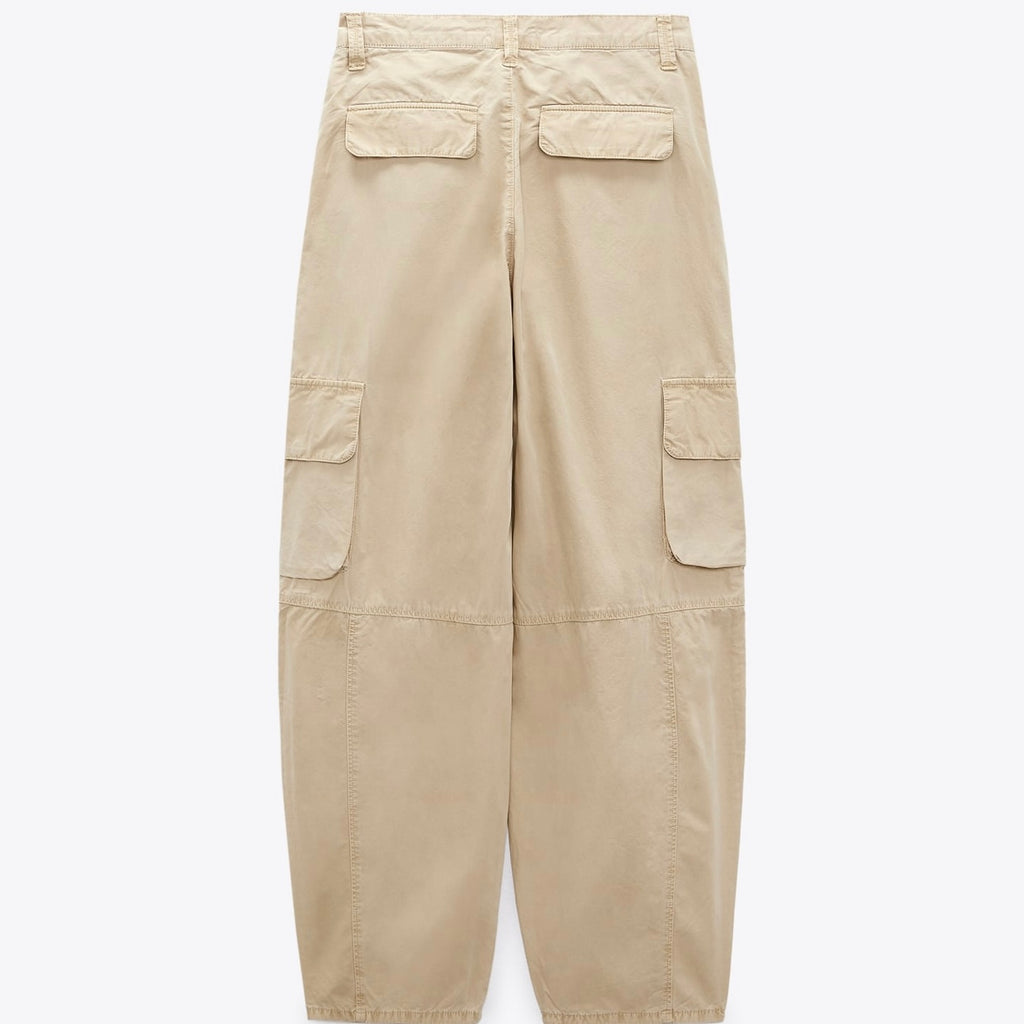 Pantalón cargo con bolsillos