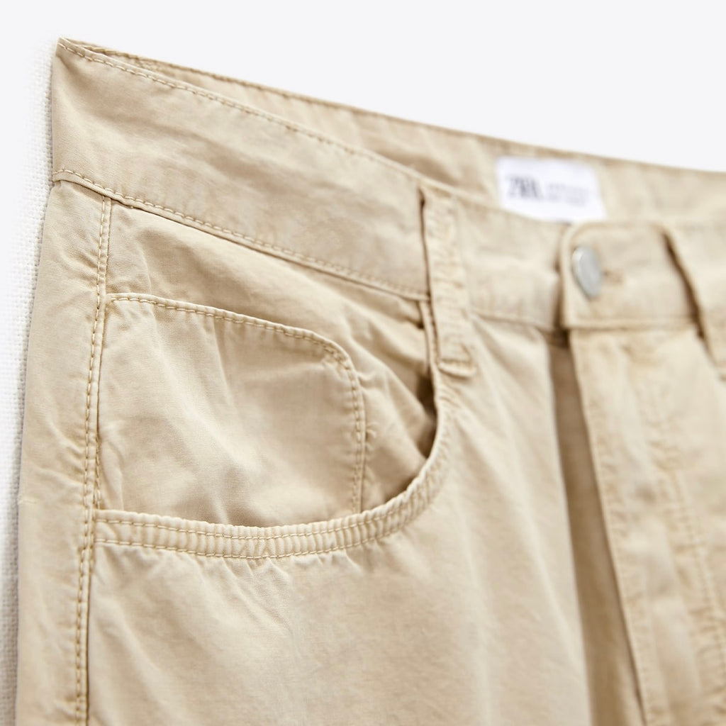 Pantalón cargo con bolsillos