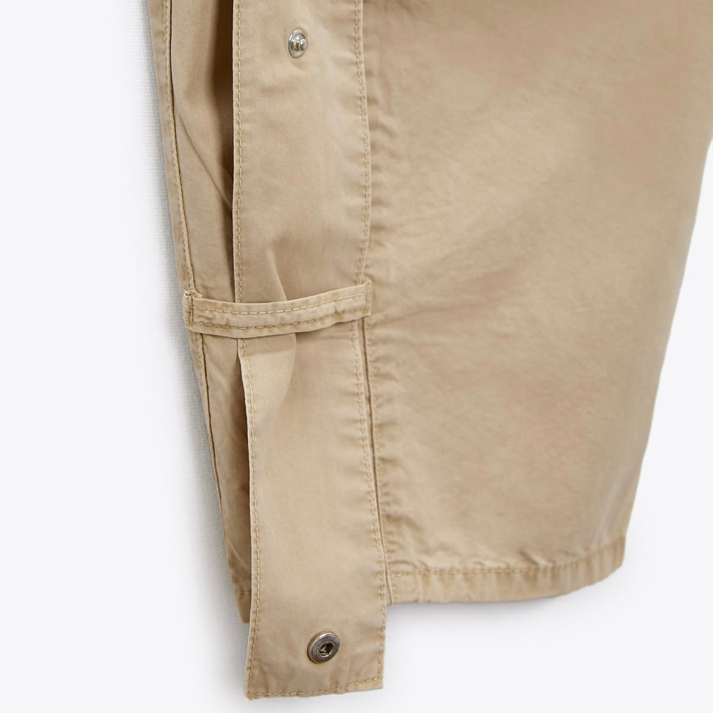 Pantalón cargo con bolsillos