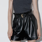 Shorts baggi  efecto piel
