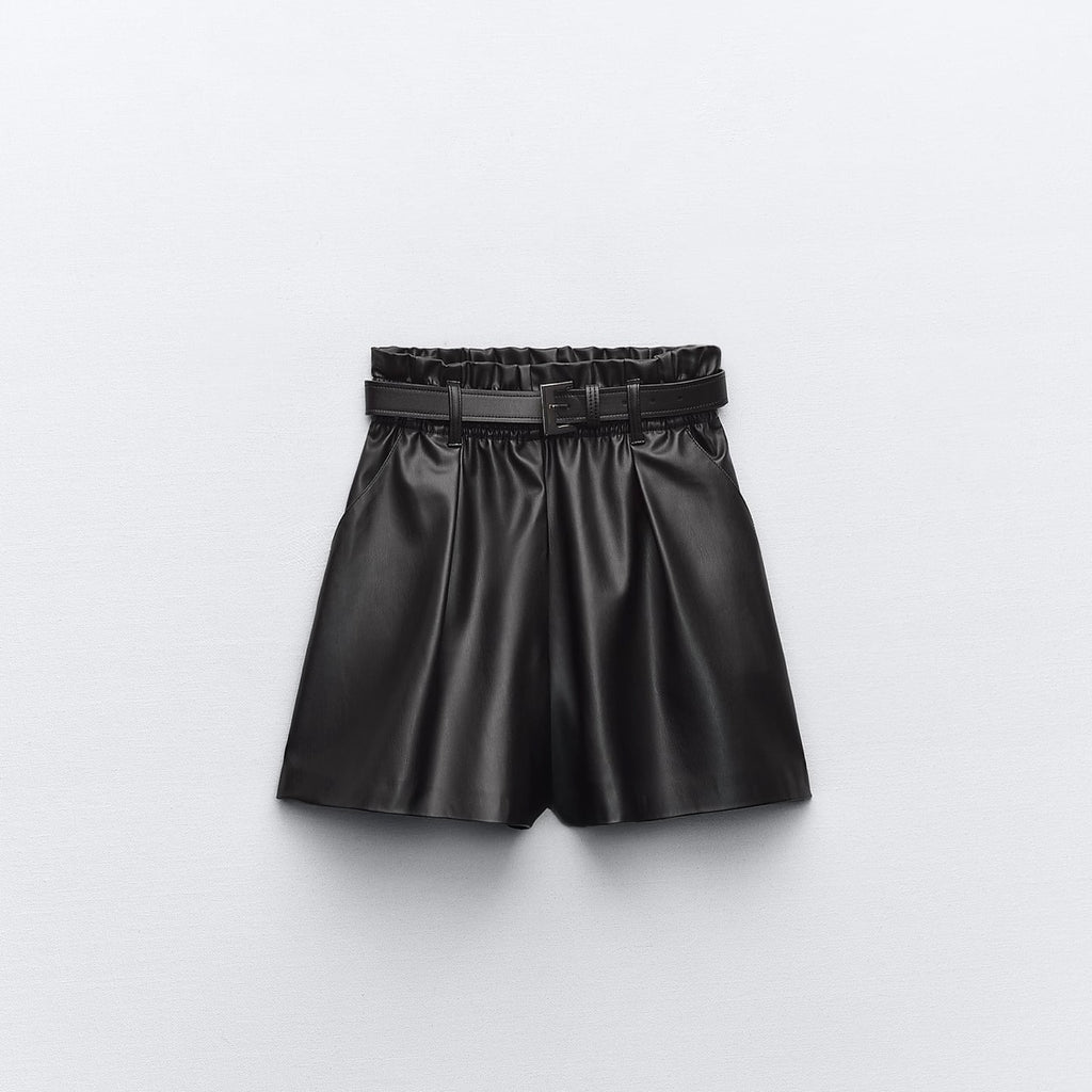 Shorts baggi  efecto piel