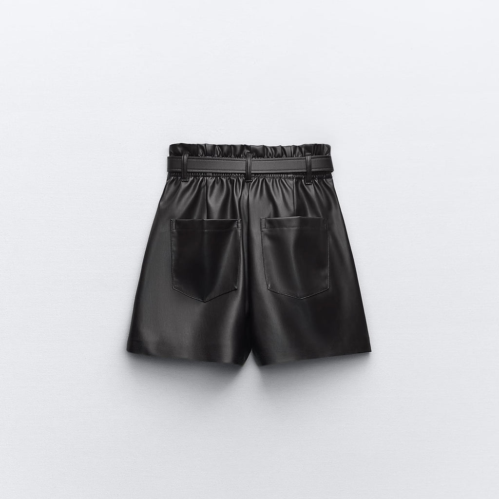 Shorts baggi  efecto piel