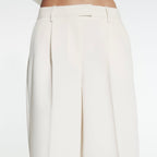 Bermuda larga pliegues