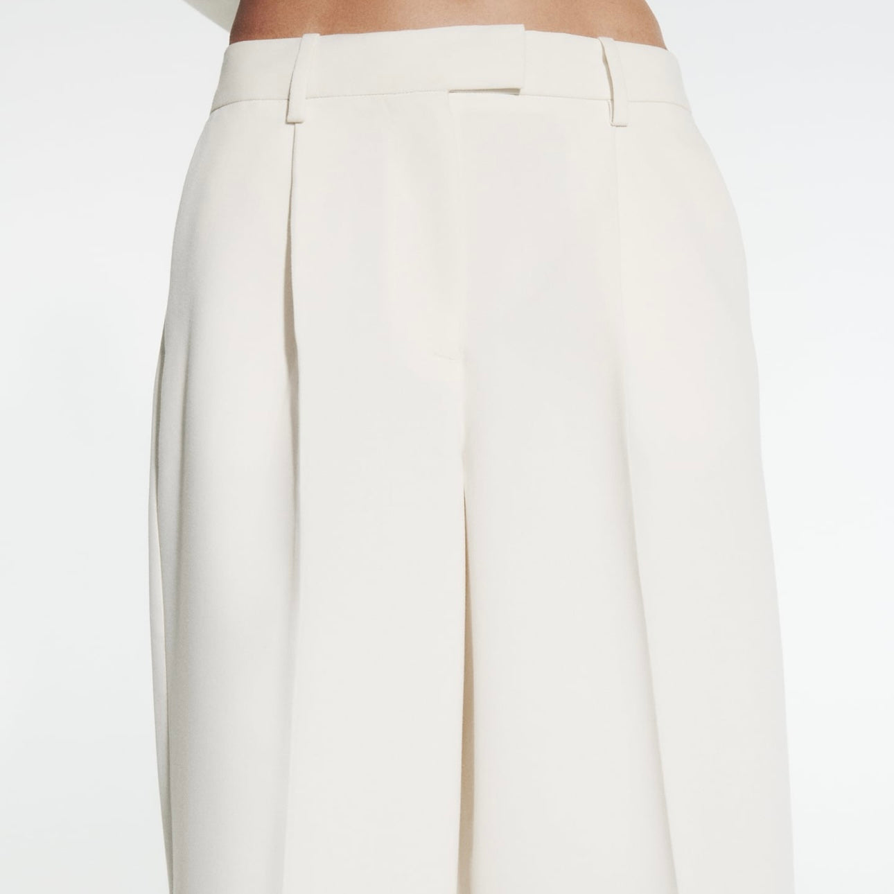 Bermuda larga pliegues